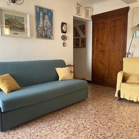 Casa Del Sole Affacciato Sul Mare Appartement Cervo Buitenkant foto